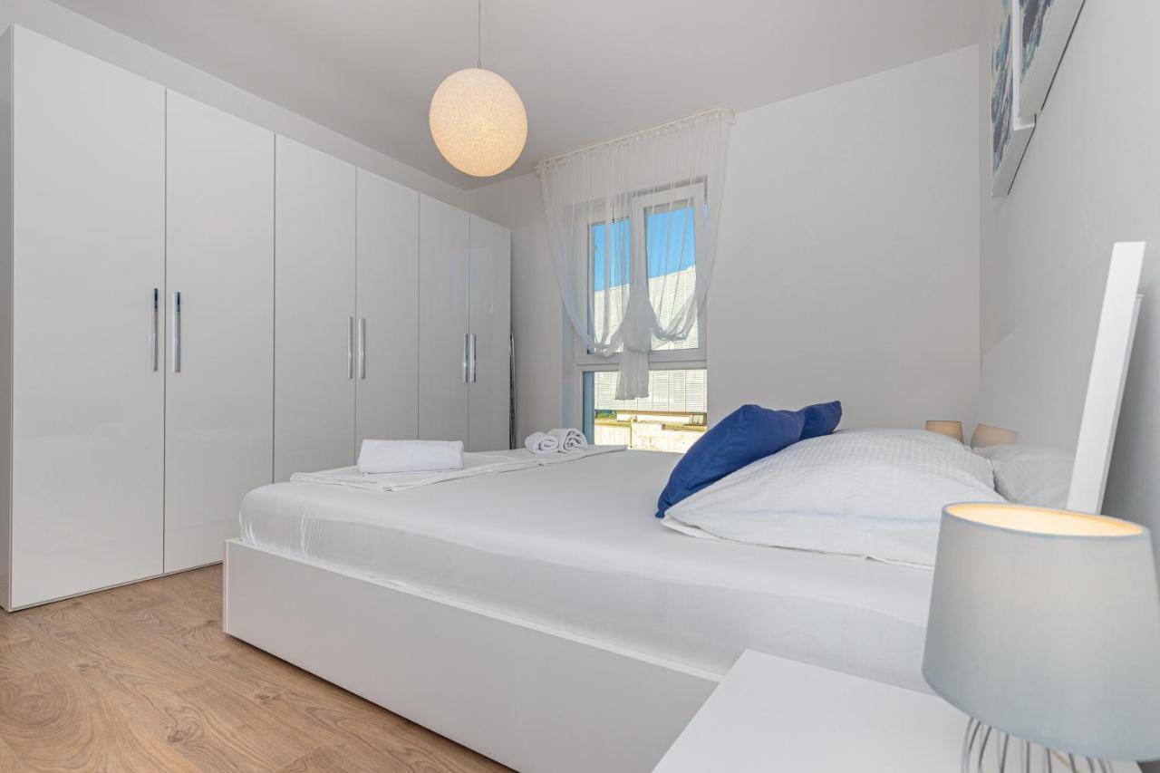 Apartment Vivien Цриквениця Екстер'єр фото