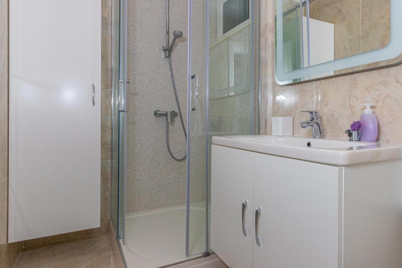 Apartment Vivien Цриквениця Екстер'єр фото